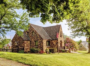 1184 Greentree Rd, Pittsburgh, PA 15220