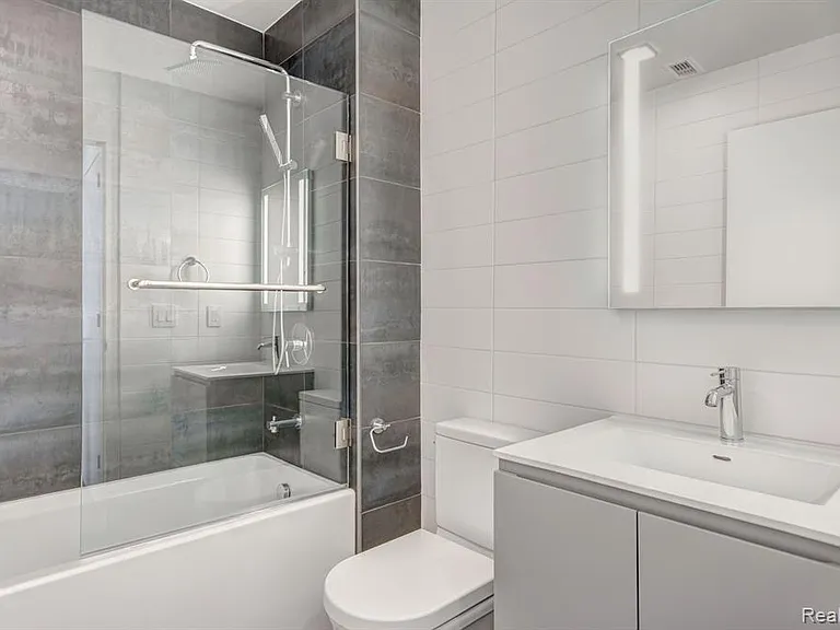 1454 Townsend St #303 — Photo 18