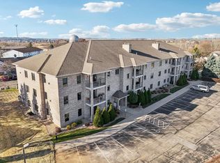 216 Fairview Cir #216, Waunakee, WI 53597