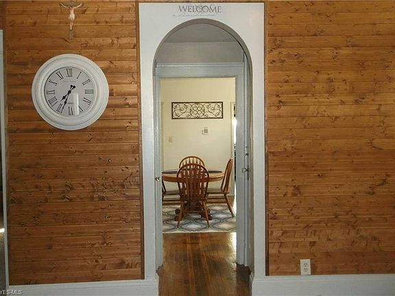 5th image of 327 N 10th St