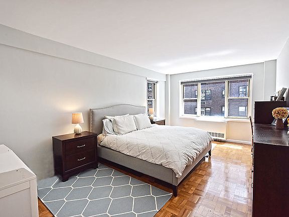 3rd image of 415 E 52nd St APT 8CA