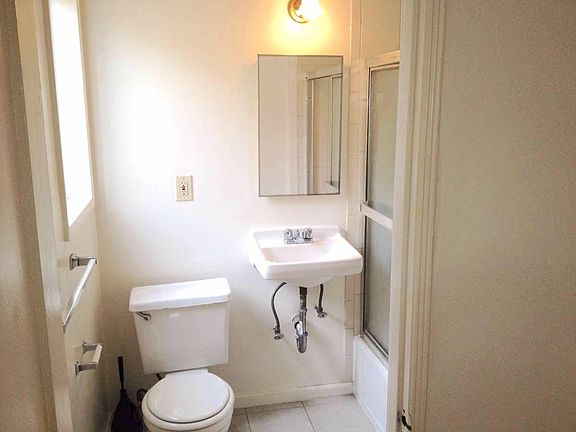 4th image of 4901 Beverly Blvd APT 23