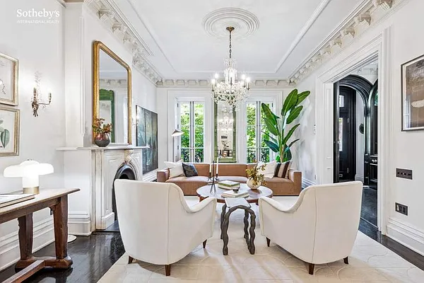 Sold by Sotheby's International Realty | media 3