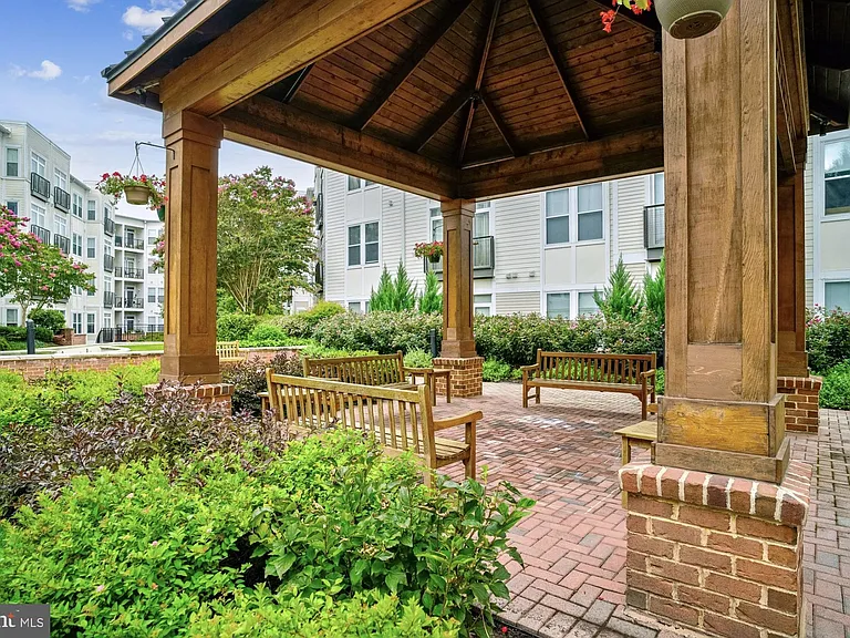 1391 Pennsylvania Ave SE #253 — Photo 24