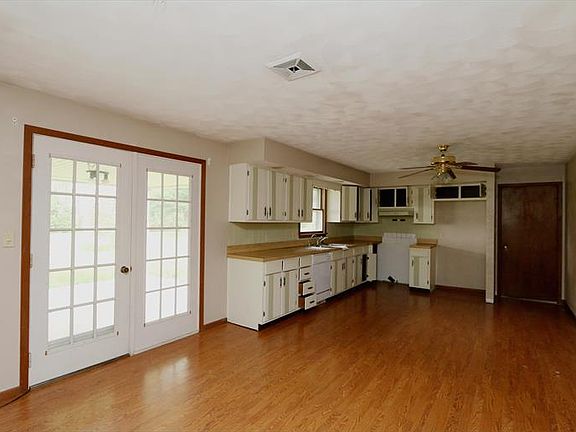 5th image of 107 Woodside Dr