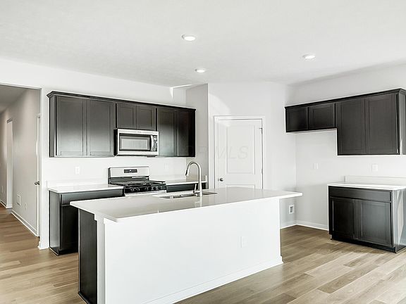 5th image of 2565 Carrowmore Dr