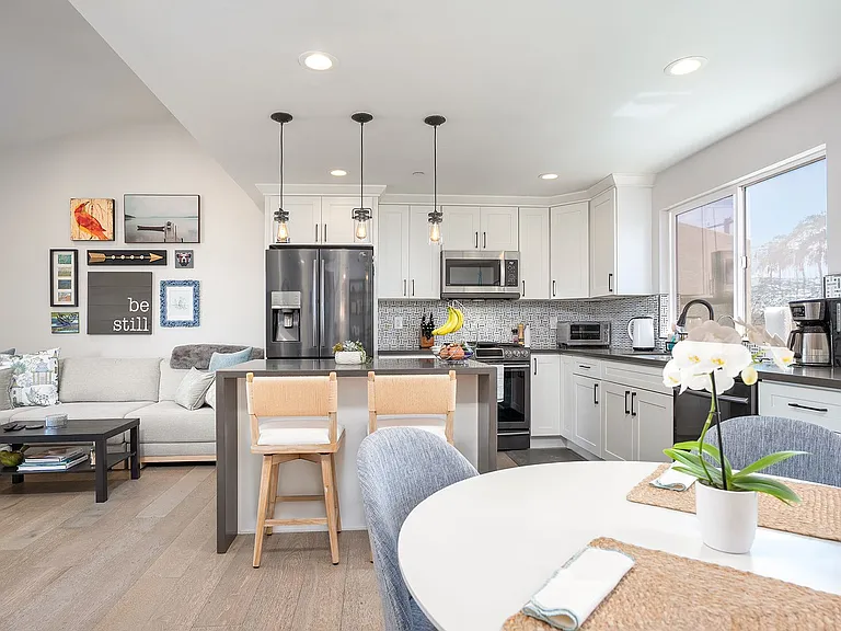 4373 Cleveland Ave #B — Photo 11