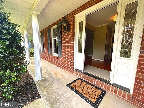 2nd image of 3819 Thoroughbred Ln