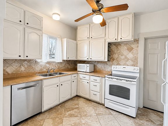 4th image of 534 Park St