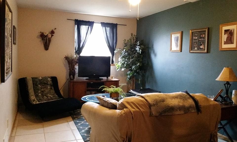 2nd image of 122 Llanos St