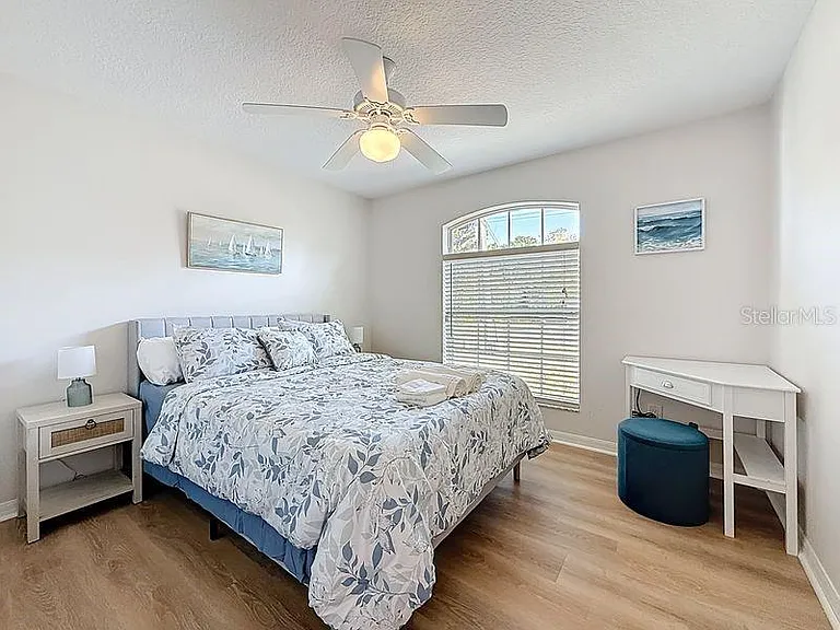 2402 Dryer Ave — Photo 31