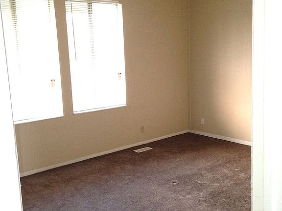 5th image of 2731 W Winchester Dr