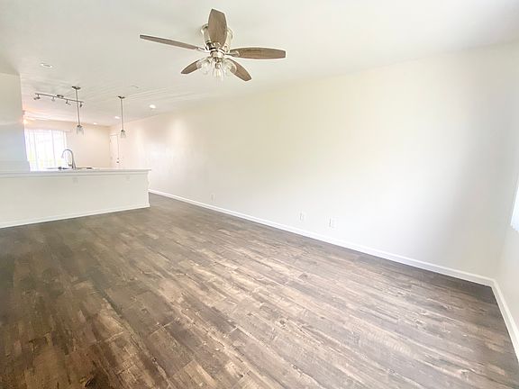 4th image of 400 N Ardmore Ave #204