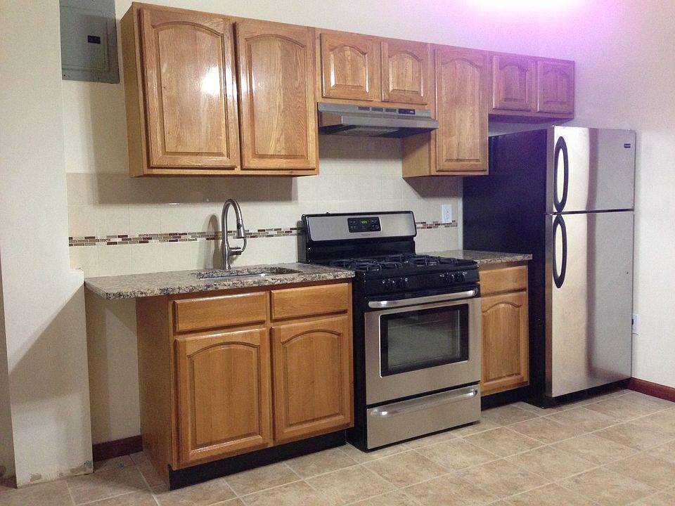 1st image of 256 E 125th St APT 18