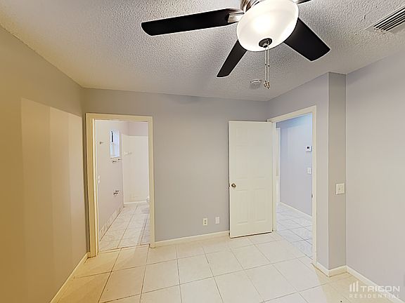 5th image of 1722 Plantation Dr
