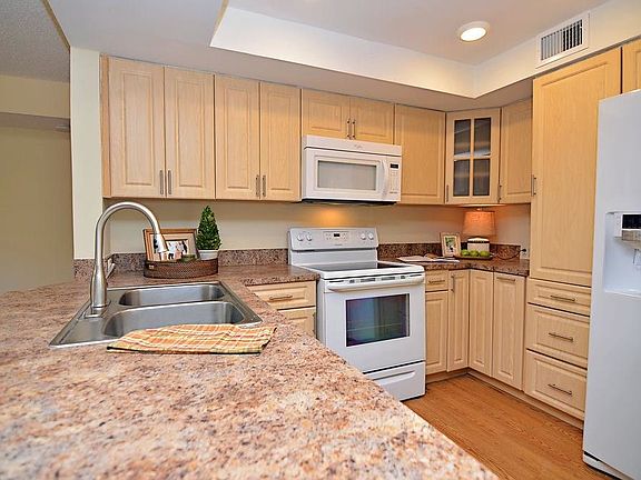 3rd image of 9255 SW 125th Ave APT 301
