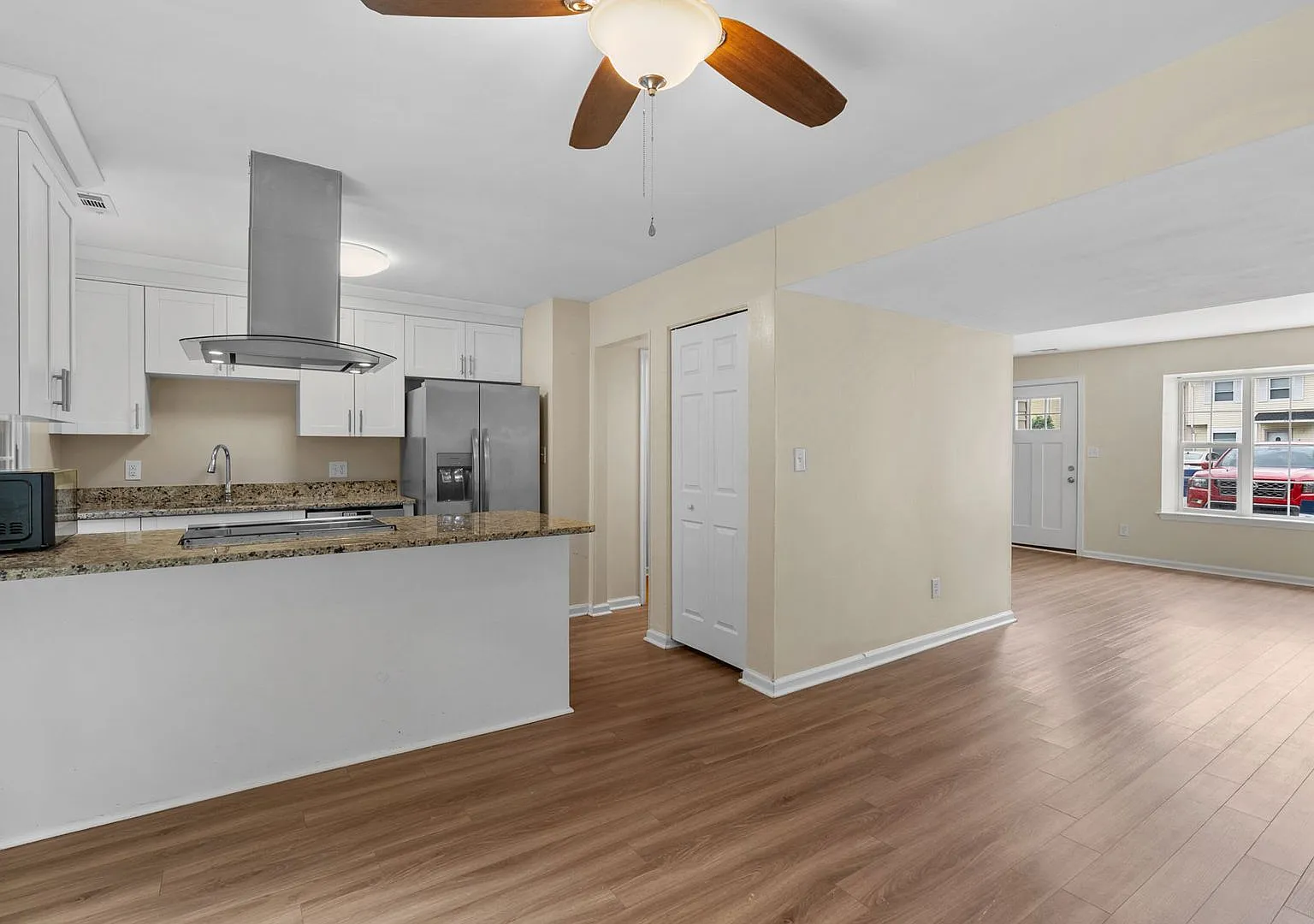Charming 3-Bedroom Townhome in Virginia Beach. — Photo 4