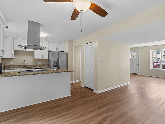 4th image of 3228 Scarborough Way