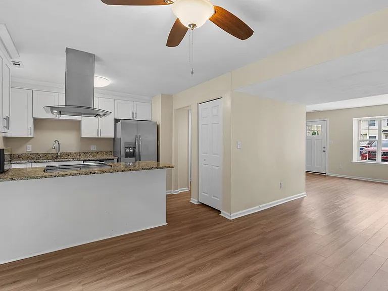 3228 Scarborough Way — Photo 4