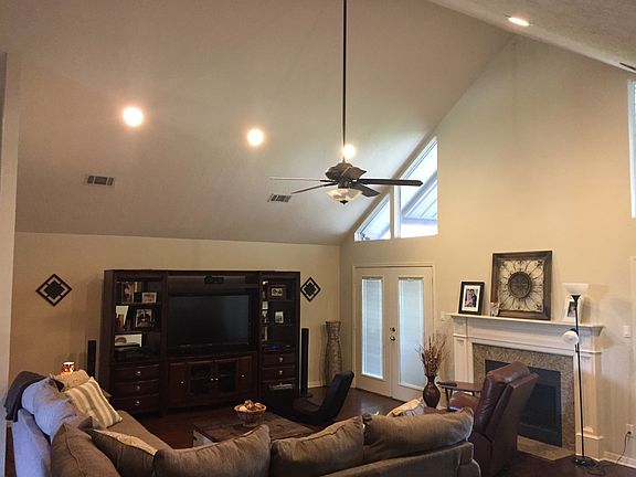 3rd image of 169 Beechwood Dr