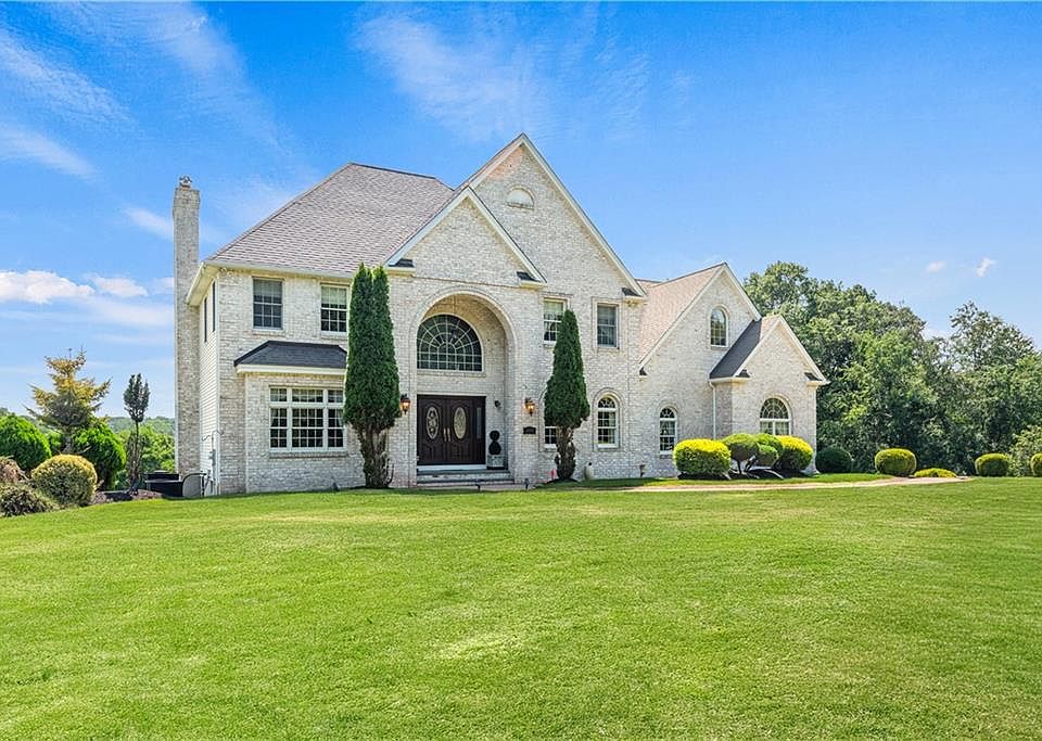 1st image of 385 Scott Rd