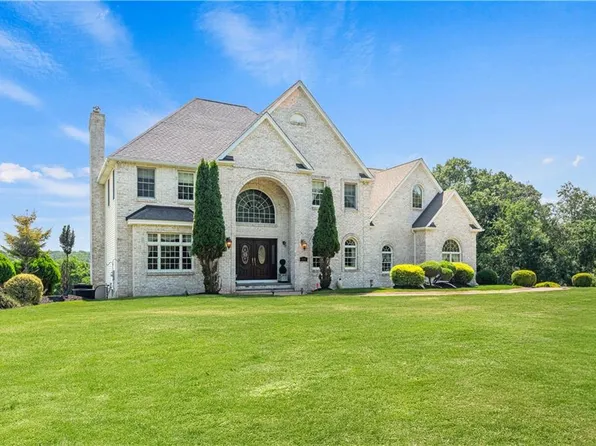385 Scott Rd, Cumberland, RI 02864