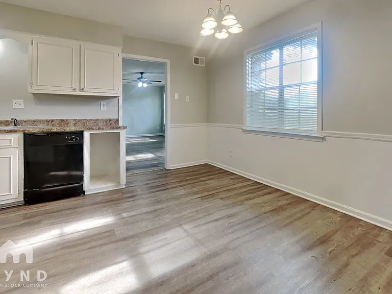 2888 Baywood Dr — Photo 4