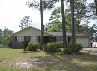 709 Dandridge Dr, Fayetteville, NC 28303