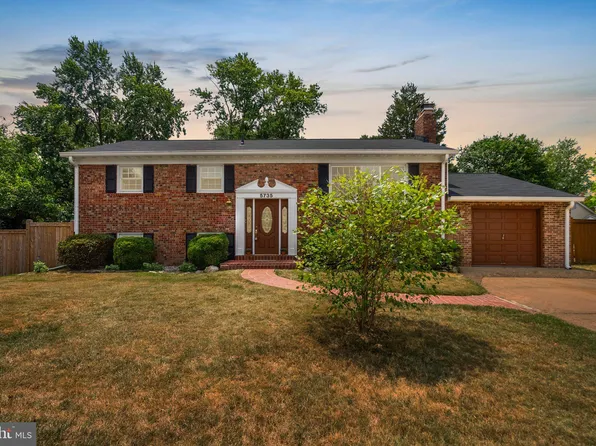 5735 Buckhaven Ct, Alexandria, VA 22315