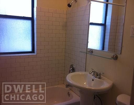 4th image of 1425 W Sherwin Ave APT 1B