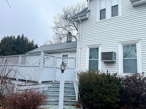 5th image of 17 W Thompson St
