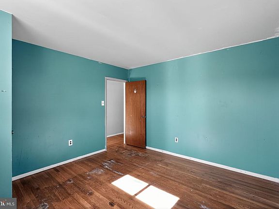 5th image of 1141 Boone Ave