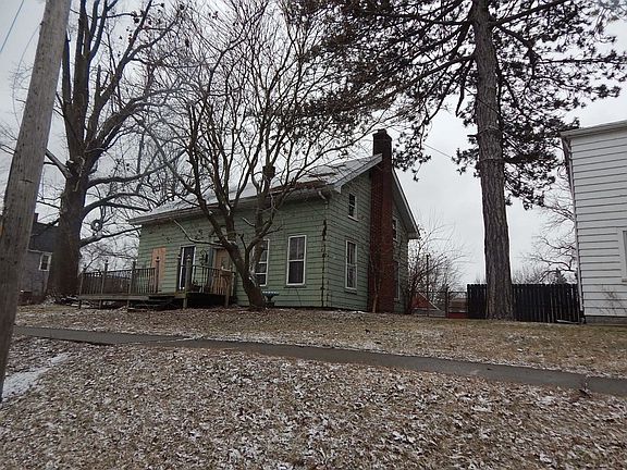 3rd image of 1120 Lake Ave