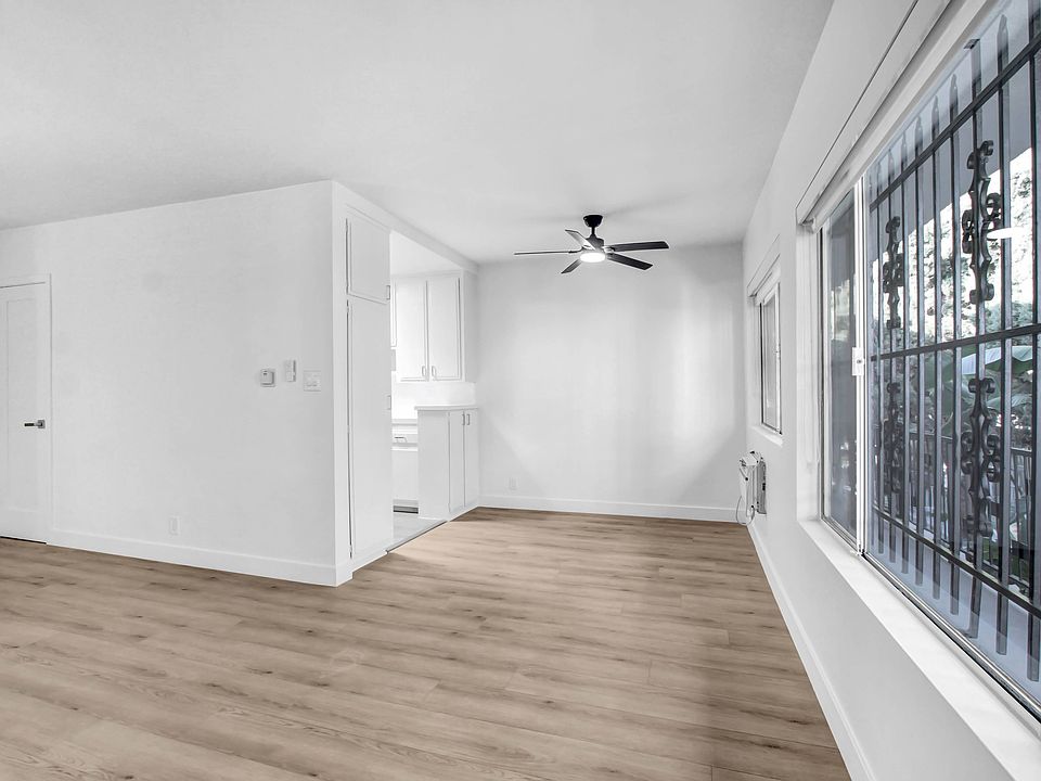 1st image of 514 N Hayworth Ave #102