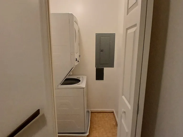 626 Newbridge Ct — Photo 11