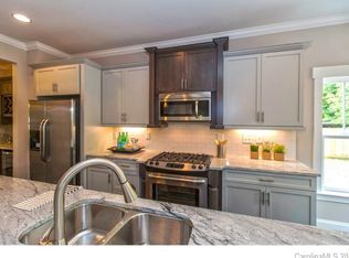 2230 Rozzelles Ferry Rd, Charlotte, NC 28208