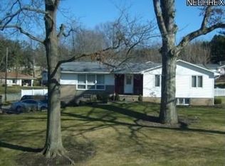 1691 Pleasant Valley Dr, Coshocton, OH