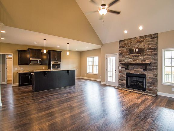 4th image of 449 Farmington Lot 449