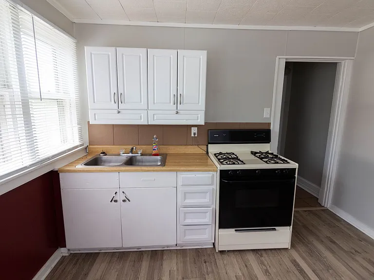 1044 N 8th St #C — Photo 3