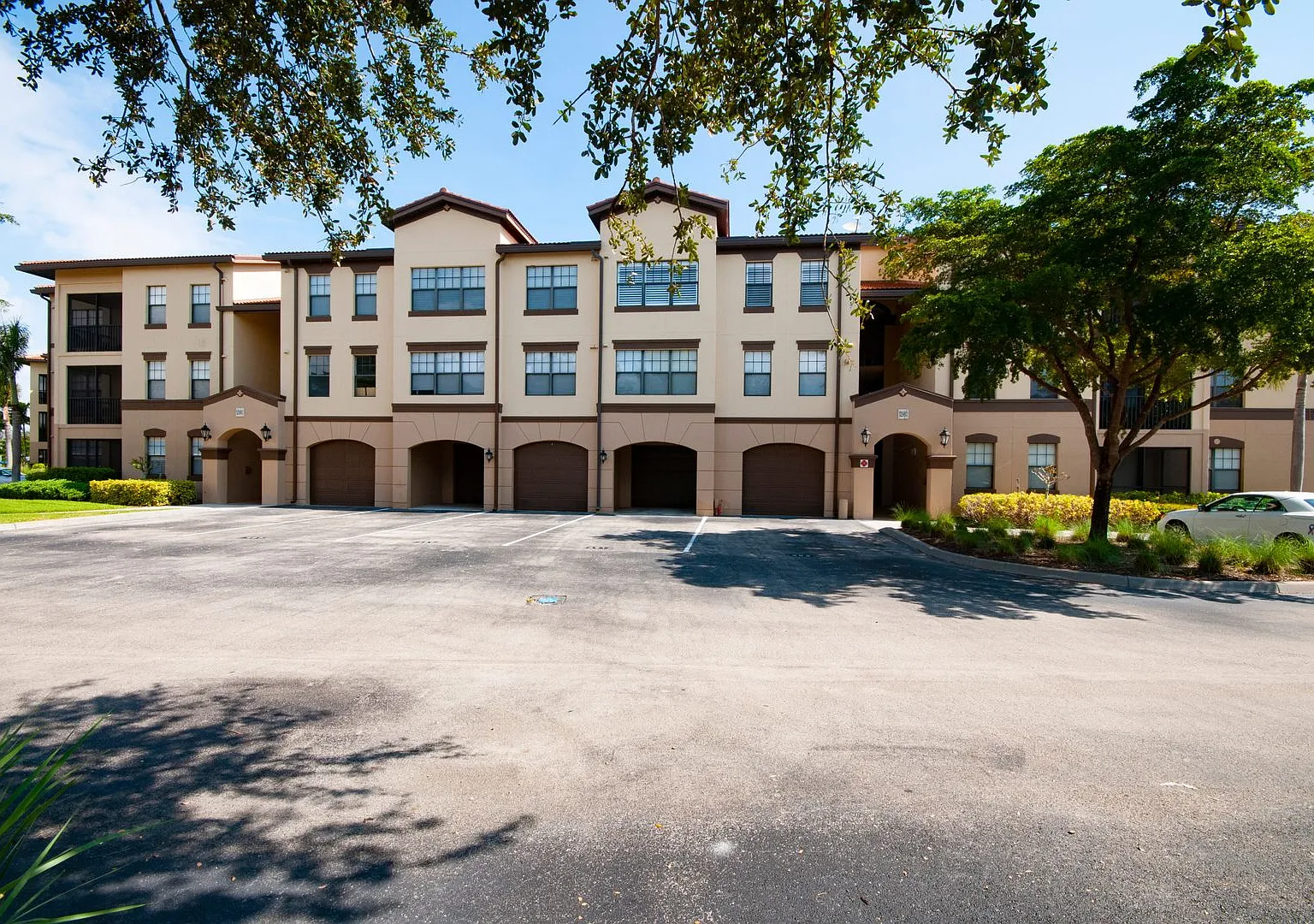 Annual Rental Available October 1, 2026 In Positano Place — Photo 2