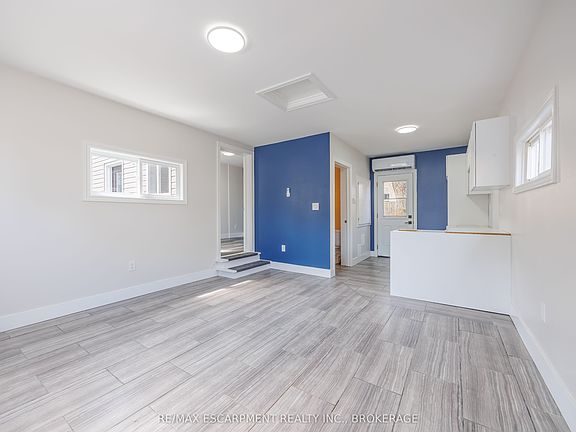 3rd image of 13 Chestnut Ln