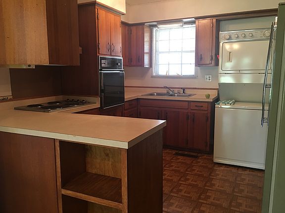 3rd image of 601 E Washita