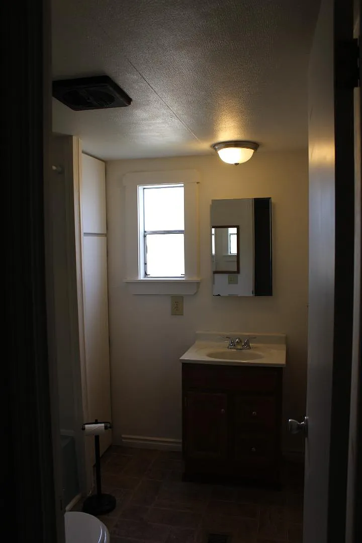 816 Robert — Photo 4