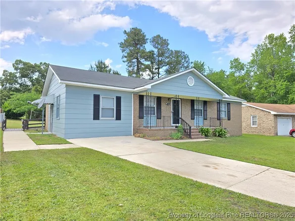 6841 Radial Dr, Fayetteville, NC 28311