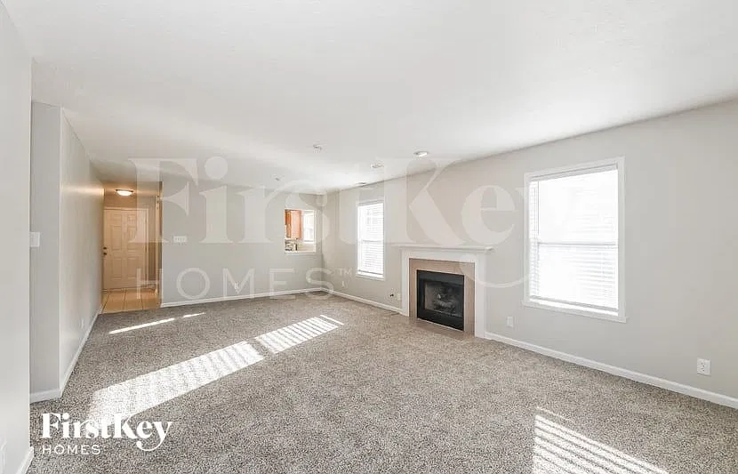 3 bed, 2.0 bath, 1503 sqft, $2,635 — Photo 4