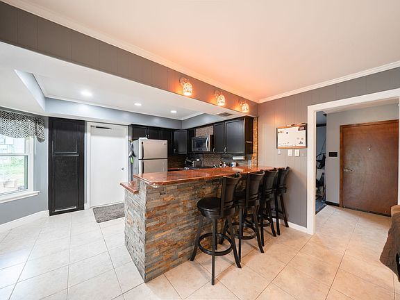 2nd image of 5610 Gillis Dr