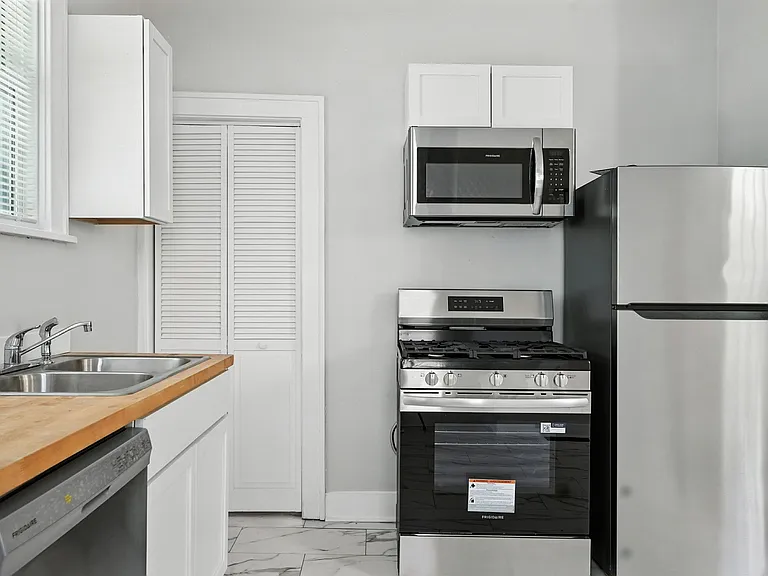 3229 Beacon Hill Ave — Photo 12