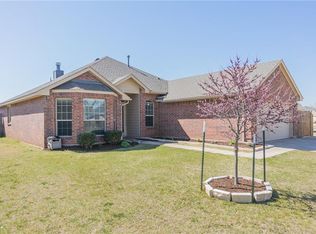 10008 SW 23rd St, Yukon, OK 73099