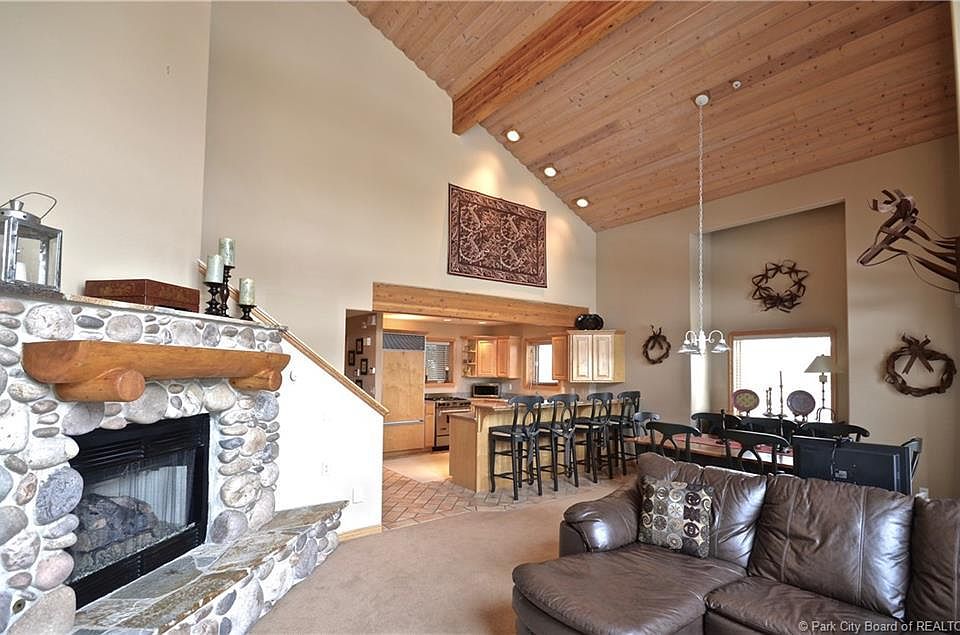 1st image of 1096 Stonebridge Dr