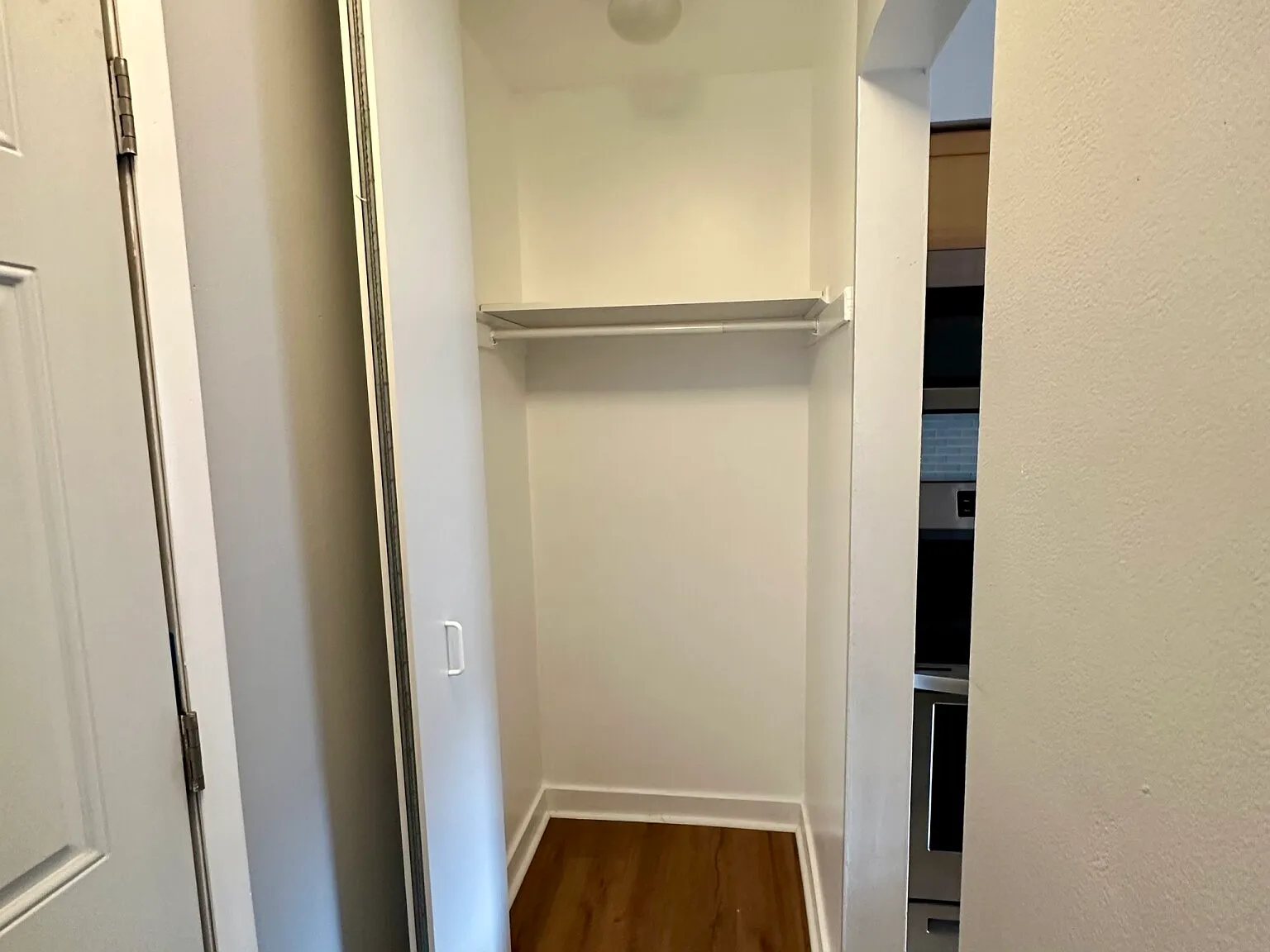 1 bed, 1.0 bath, 750 sqft, $1,550 — Photo 3